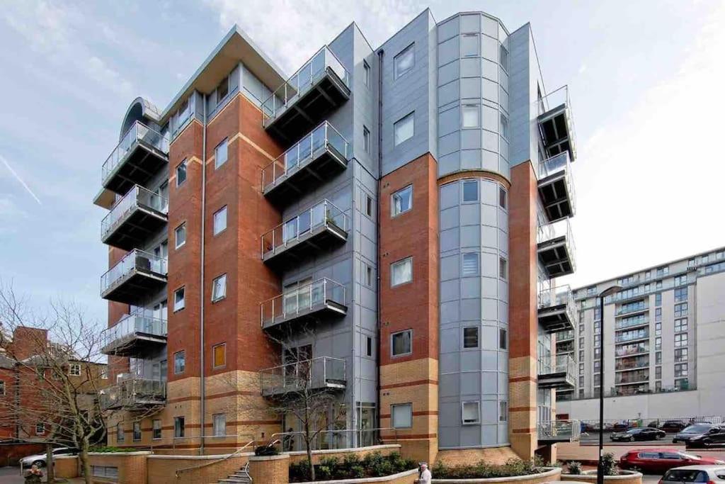 Cozy Modern Apartment In Croydon Central 외부 사진